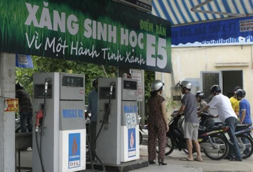 Giá xăng dầu đồng loạt tăng hơn 300 đồng/lít
