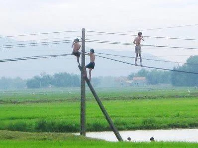 Hai em nhỏ bị thương trong vụ tai nạn điện giật ở Chiềng Khoong đã ổn định sức khỏe