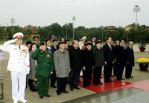 Kỷ niệm 88 năm Ngày thành lập Đảng: Lãnh đạo Đảng, Nhà nước viếng Lăng Chủ tịch Hồ Chí Minh
