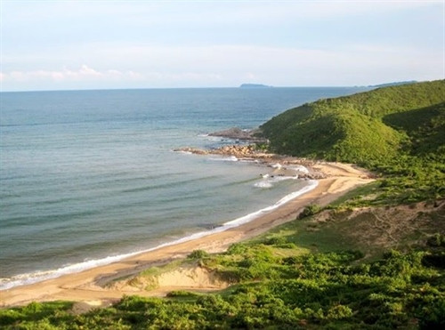 Đảo Cái Chiên (Quảng Ninh) hấp dẫn du khách hè năm 2017