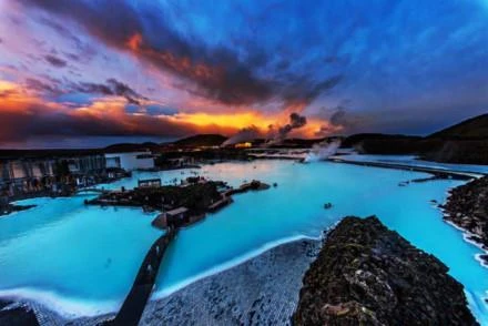 Khám phá hồ nước xanh lam đẹp nhất thế giới Blue Lagoon