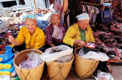 Chợ phiên Lũng Pán