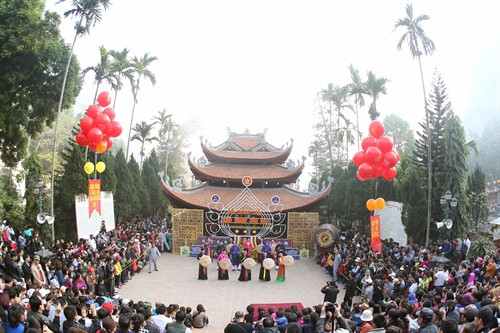 Khai hội chùa Hương 2016