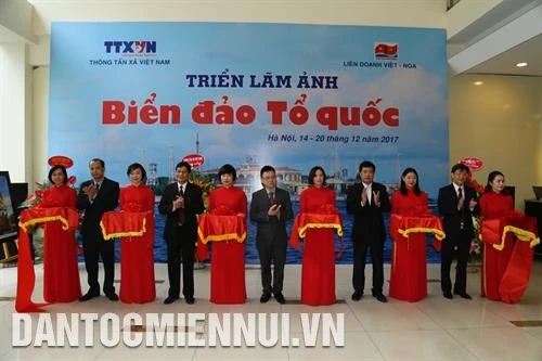 Triển lãm ảnh Biển đảo Tổ Quốc