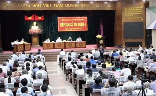 Bí thư Thành ủy Thành phố Hồ Chí Minh Nguyễn Thiện Nhân tiếp xúc cử tri Quận 4