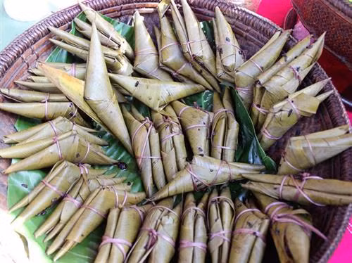 Bánh sừng trâu của người Cơ Tu
