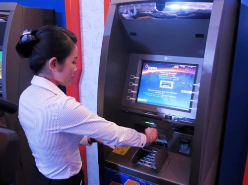 Không để máy ATM thiếu tiền dịp Tết