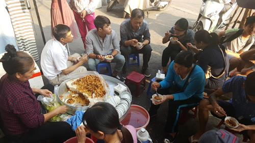 Độc, lạ bánh đúc tàu đất cảng