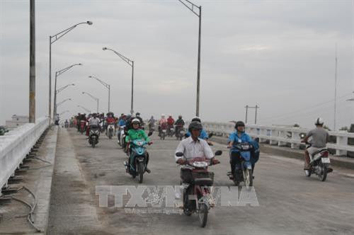 Xe hai bánh được phép lưu thông qua cầu Tân An, Long An