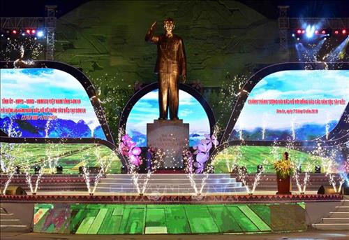 Kỷ niệm trọng thể 60 năm ngày Bác Hồ về thăm cán bộ, chiến sỹ và đồng bào các dân tộc Tây Bắc tại Sơn La