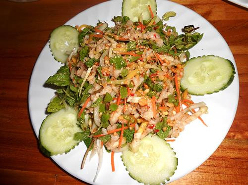 Nồng cay với gỏi cá lạc