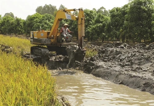 Một số hình ảnh về các giải pháp chống hạn hán, xâm nhập mặn