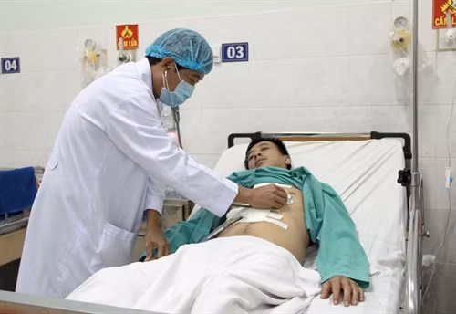Cứu sống bệnh nhân bị đâm thủng tim nhờ quy trình báo động đỏ