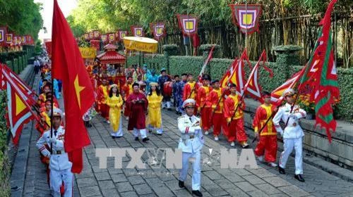 Lễ dâng cúng bánh tét Quốc tổ Hùng Vương và dâng hương Đức lễ Thành hầu Nguyễn Hữu Cảnh