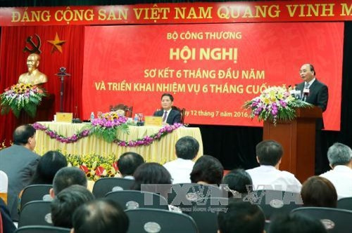 Thủ tướng dự Hội nghị sơ kết 6 tháng đầu năm ngành Công thương