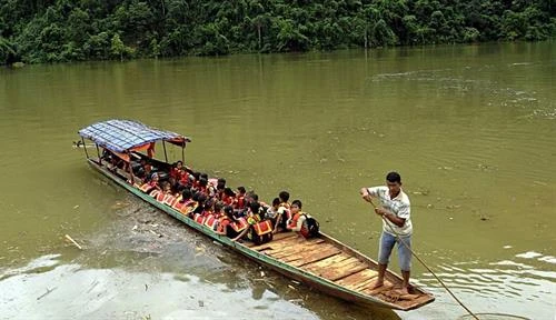 Lai Châu nỗ lực đưa học sinh dân tộc thiểu số đến trường