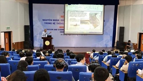 Sạt lở ở Đồng bằng sông Cửu Long đến hồi báo động