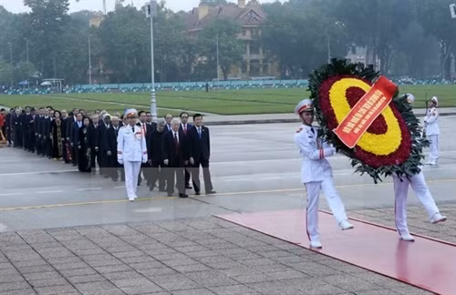 Lãnh đạo Đảng, Nhà nước vào Lăng viếng Chủ tịch Hồ Chí Minh