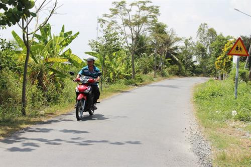 Long An thưởng công trình phúc lợi 5 tỷ đồng cho huyện đạt chuẩn