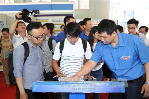 Ra quân thực hiện công trình thanh niên “Tuyên truyền thanh toán tiền điện không dùng tiền mặt và các dịch vụ về điện”