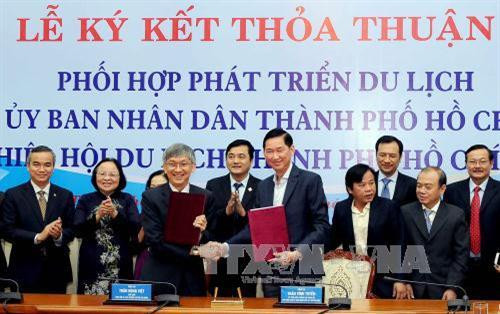 Ban hành Chương trình hành động để phát triển du lịch thành ngành kinh tế mũi nhọn