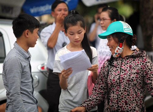 Tăng học phí phù hợp với điều kiện của sinh viên