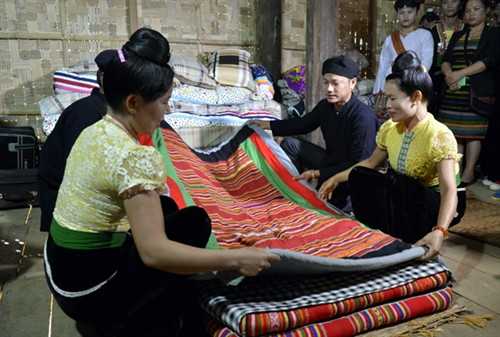 Chỗ ngủ trong gia đình người Thái