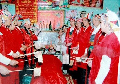 Độc đáo lễ quạt ma người Mường Bi ở Hòa Bình