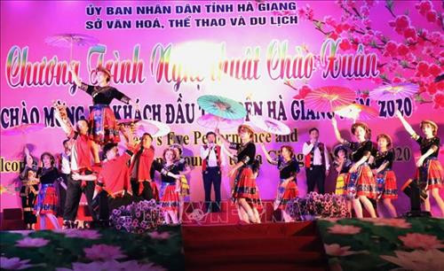 Hà Giang: Đón những du khách quốc tế đầu tiên “xông đất” năm 2020
