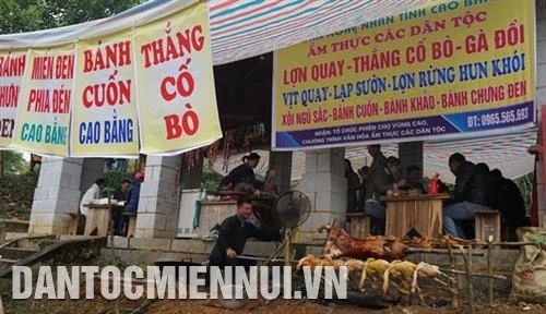Sôi động "Chợ phiên vùng cao" đón chào năm mới 2019