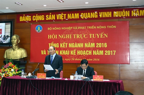 Thủ tướng Nguyễn Xuân Phúc: Bãi bỏ rào cản thể chế vì nông nghiệp và nông thôn