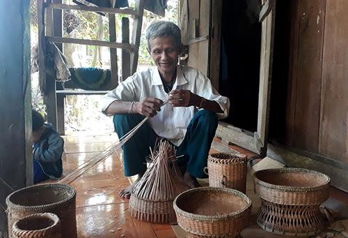 Nghề đan lát của người Vân Kiều ở Trường Sơn: Khắc khoải chờ truyền nhân 