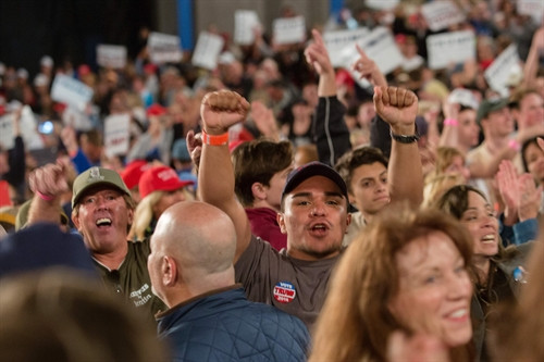 Bầu cử Tổng thống Mỹ 2016: Tuần hành ủng hộ ứng cử viên D.Trump biến thành bạo loạn