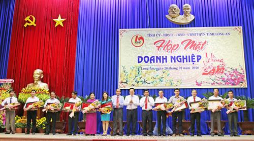 Long An: Cải cách thủ tục hành chính giúp doanh nghiệp đẩy mạnh sản xuất kinh doanh