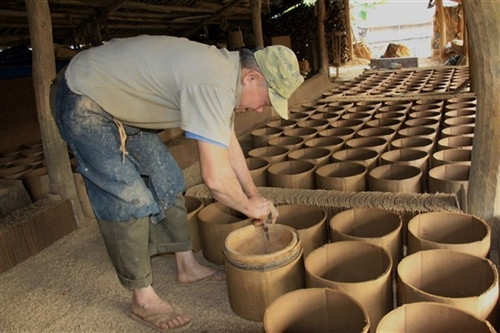 Nghề làm ngói máng ở Quảng Uyên (Cao Bằng)
