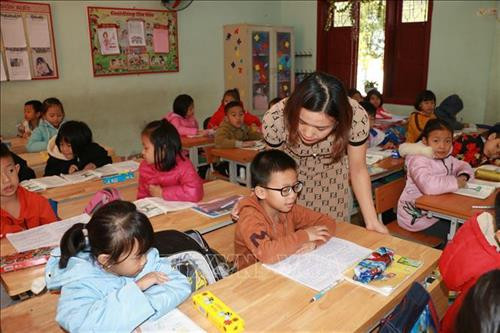 Giáo viên “thấp thỏm” chờ đặc cách