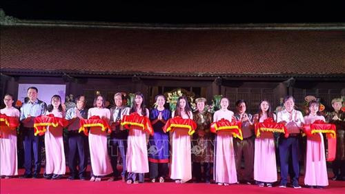 Kỷ niệm 64 năm Ngày giải phóng Thủ đô: Trưng bày “Sắc gốm Bát Tràng trong lòng Hà Nội” 