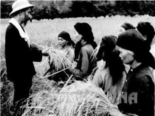 Người dân Hùng Sơn học tập và làm theo Bác