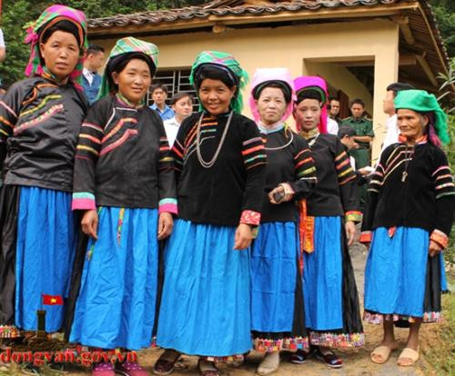 Trang phục dân tộc Pu Péo