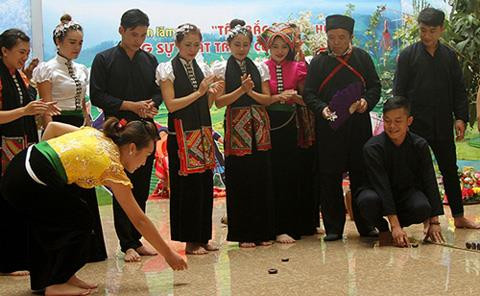 Đặc sắc lễ hội hoa ban của người Thái