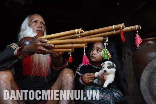 Vai trò của già làng ở Tây Nguyên