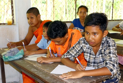 Giữ gìn ngôn ngữ để bảo tồn văn hóa dân tộc Khmer