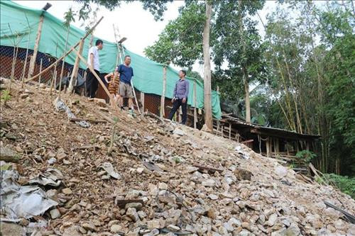 Sống dưới chân Thủy điện Châu Thắng, người dân nơm nớp lo sạt lở
