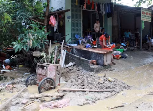 Cứu trợ khẩn cấp người dân bị ảnh hưởng lũ quét tại Lào Cai