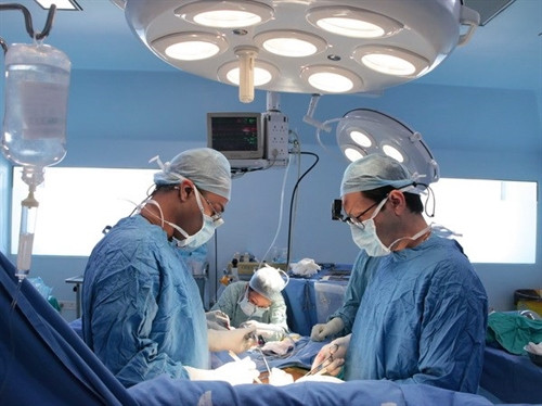 Hy vọng cho người bệnh tim nhờ ghép tim nhân tạo tại Nga