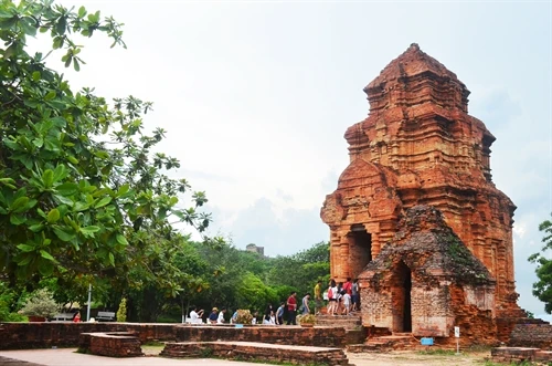 Vẻ đẹp tháp Chăm Po Sah Inư