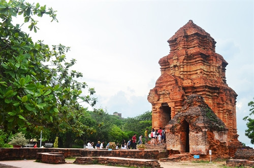 Vẻ đẹp tháp Chăm Po Sah Inư