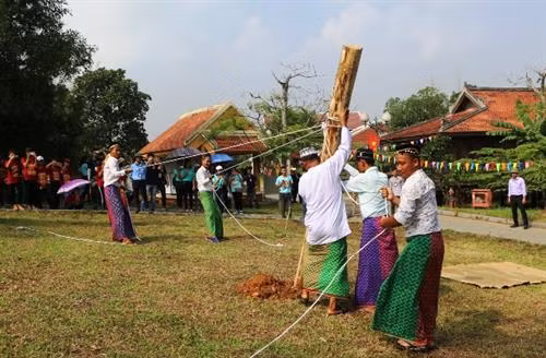 Lễ ăn mừng nhà mới của đồng bào Chăm