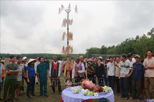 Lễ hội phá Bàu Vàng của người S'tiêng
