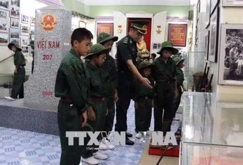 Chương trình học kỳ trong quân đội dành cho học sinh có hoàn cảnh khó khăn ở Sơn La